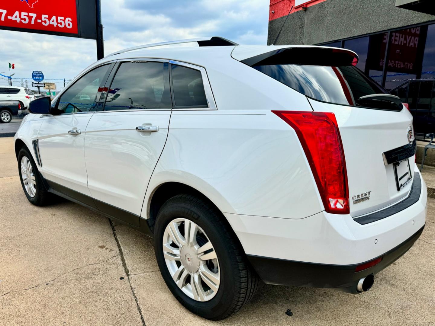 2014 WHITE CADILLAC SRX LUXURY (3GYFNBE34ES) , located at 5900 E. Lancaster Ave., Fort Worth, TX, 76112, (817) 457-5456, 0.000000, 0.000000 - Photo#4